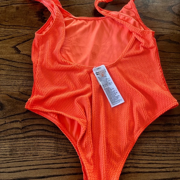 Brand New Billabong Crinkle Swimsuit - Picture 5 of 7